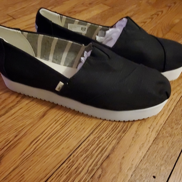 Toms Shoes - Tom's platform